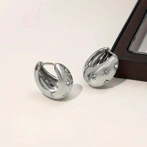 Silver Scattered CZ Diamonds Starbursts Graduated Chunky Huggie Hoop Earrings